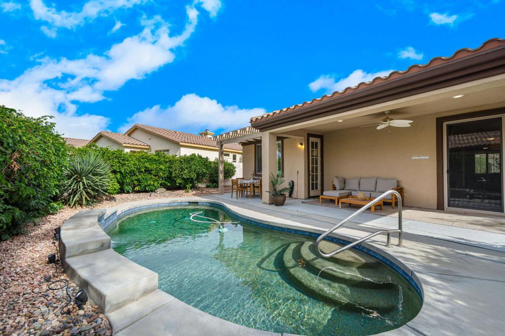 80443 Avenida Linda Vista Property Photo 2