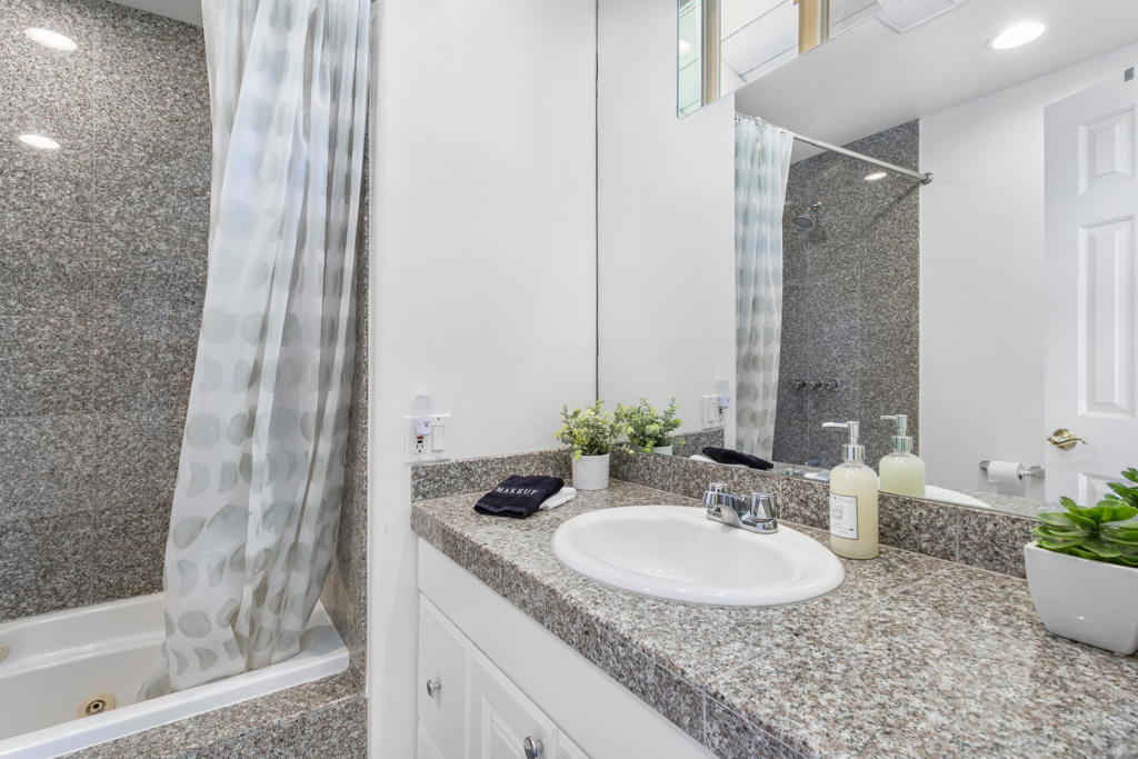 502 E Molino Road Property Photo 46