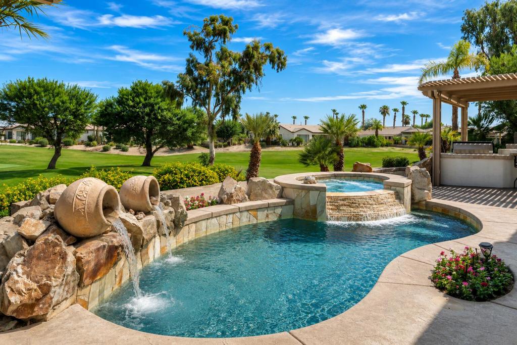 60463 White Sage Drive Property Photo 4