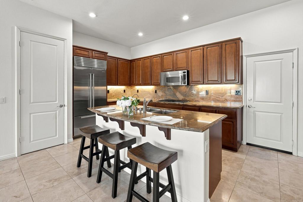 60463 White Sage Drive Property Photo 14