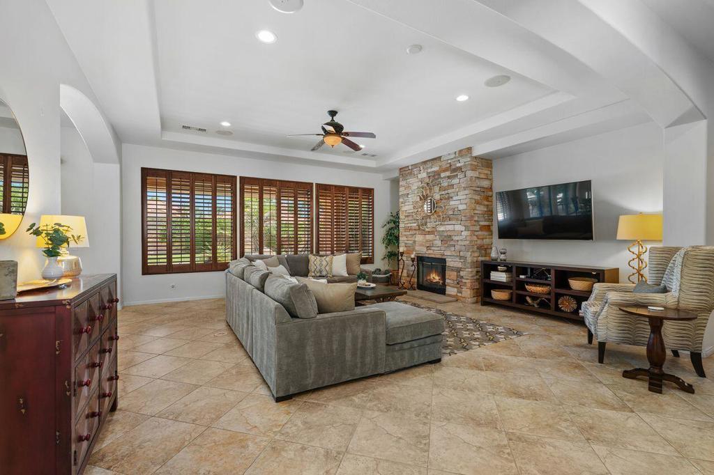 48476 Big Horn Drive Property Photo 3