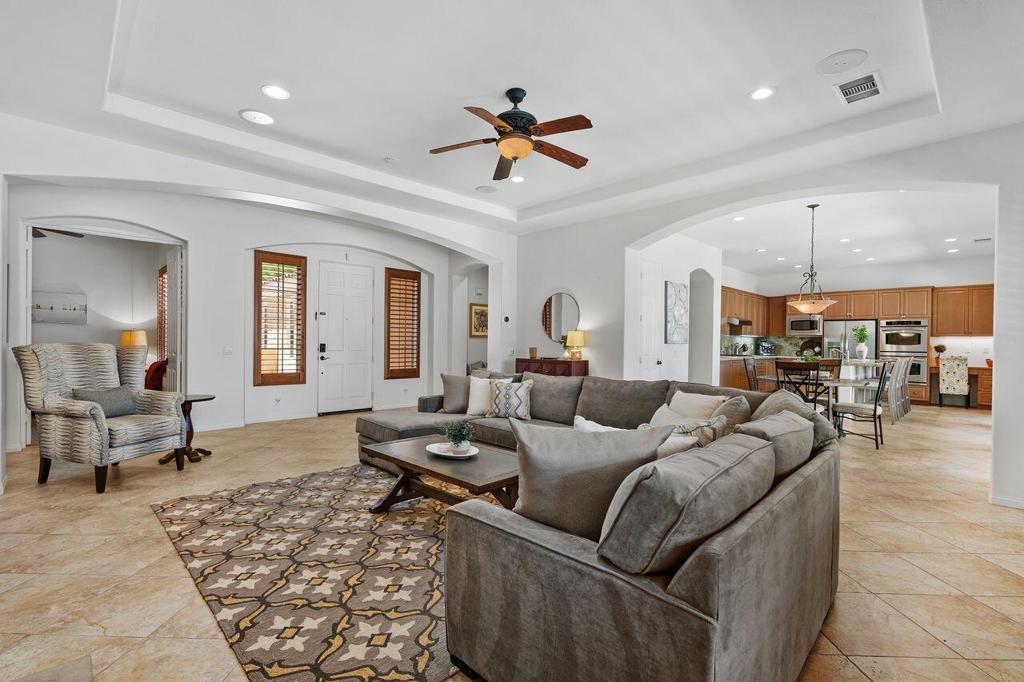 48476 Big Horn Drive Property Photo 6