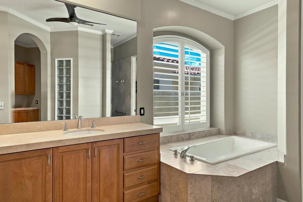 55010 Southern Property Photo 35