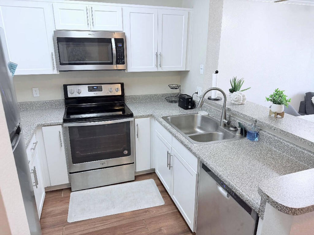 8889 Caminito Plaza Centro 7305 Property Photo 2