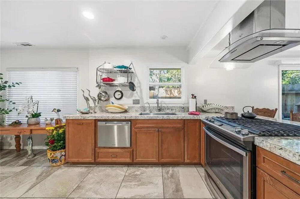 195 Knoll Road Property Photo 10