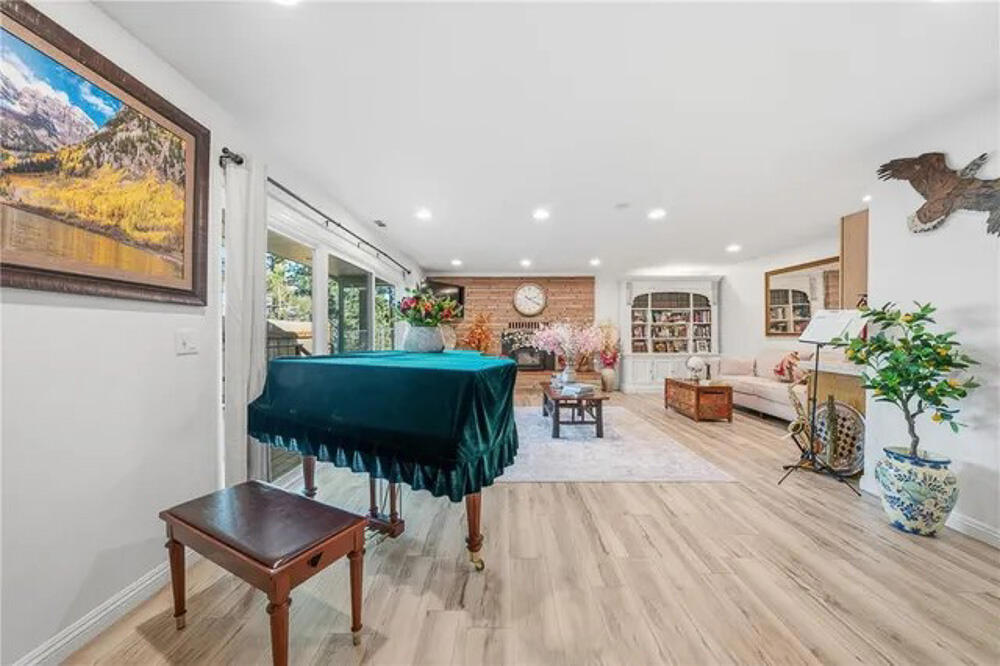 195 Knoll Road Property Photo 16