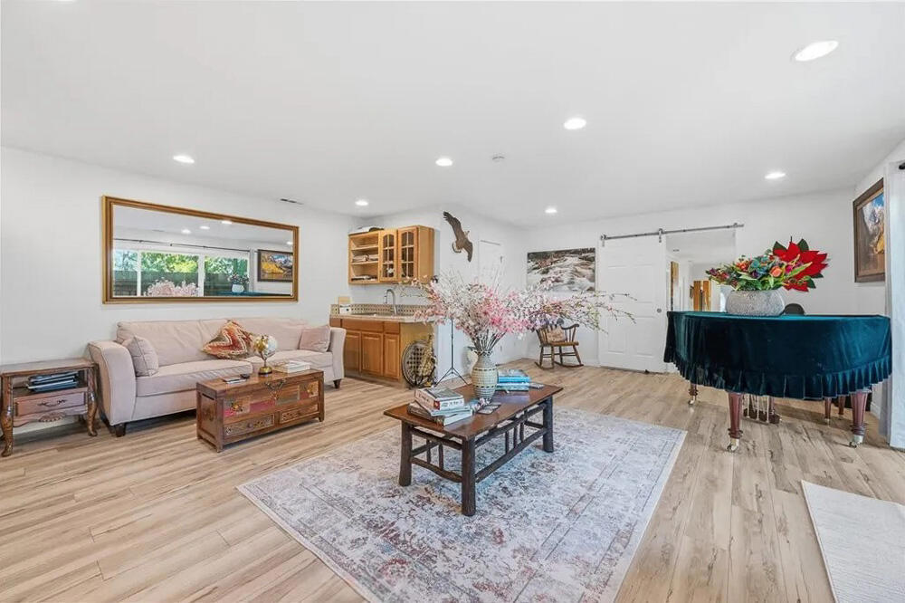 195 Knoll Road Property Photo 19