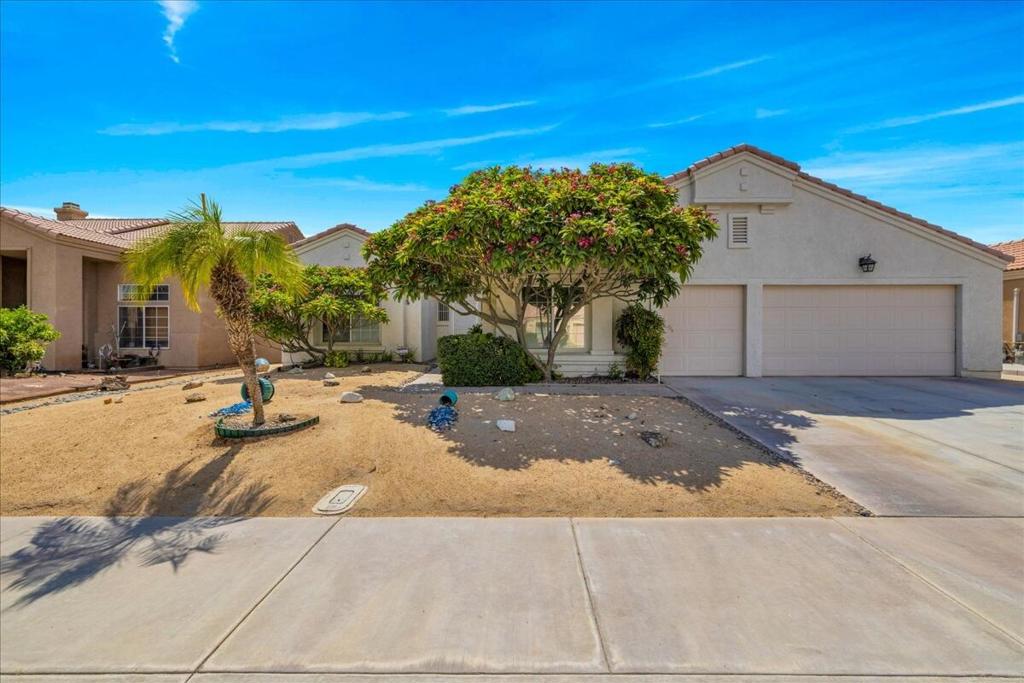 45215 Desert Air Street Property Photo 1