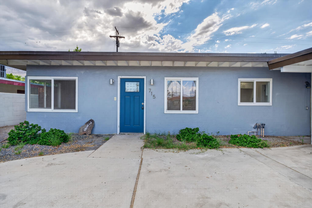715 N Sunrise Way Property Photo 3