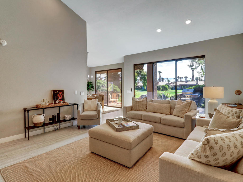 38390 Plumosa Circle Property Photo 2
