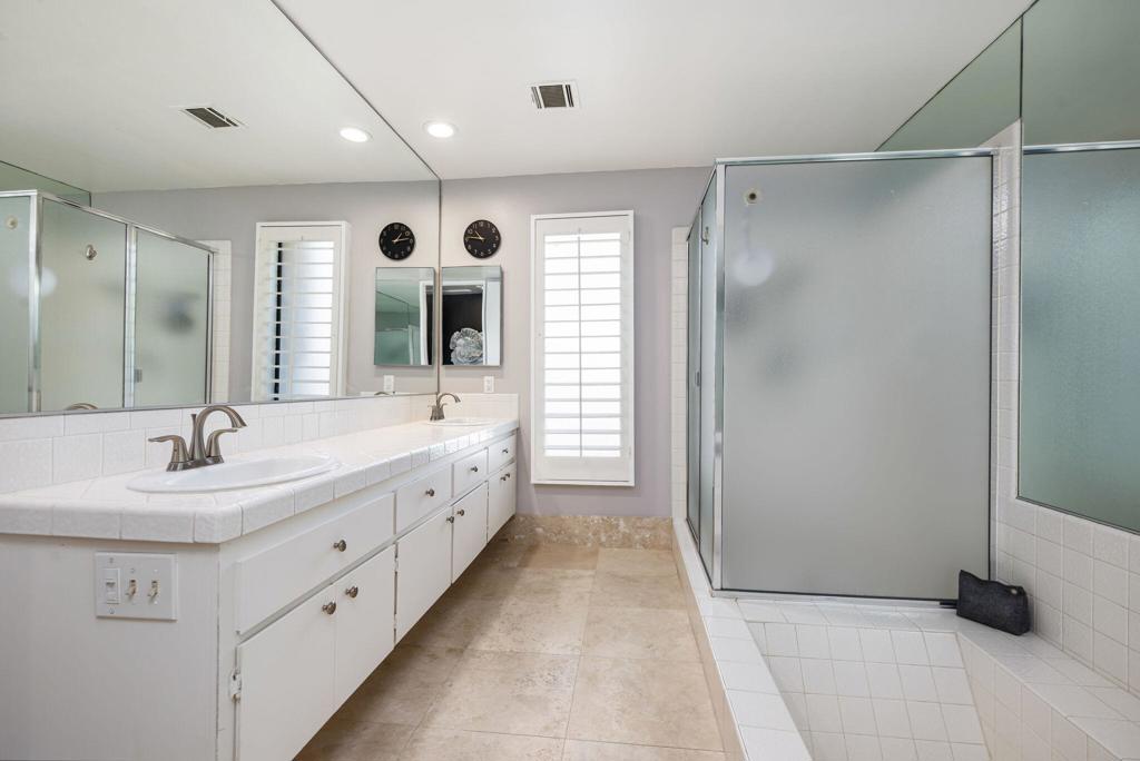 200 N Hermosa Drive Property Photo 4