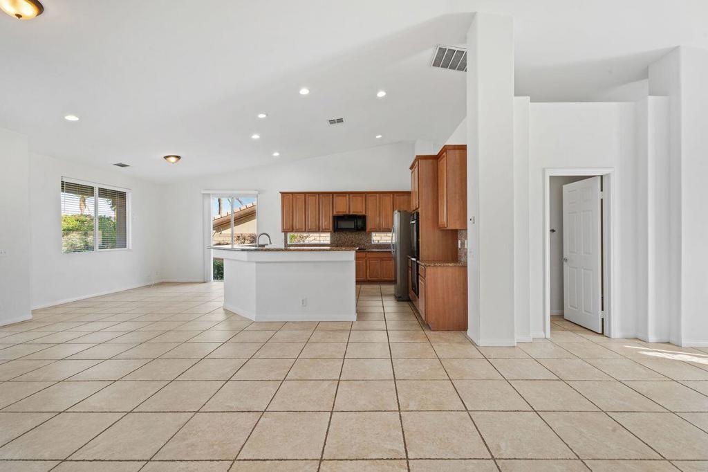 109 Clearwater Way Property Photo 13
