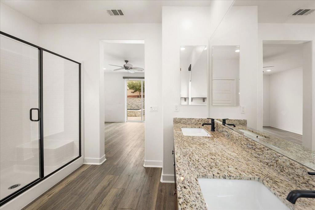 1530 Village Green Way Property Photo 17