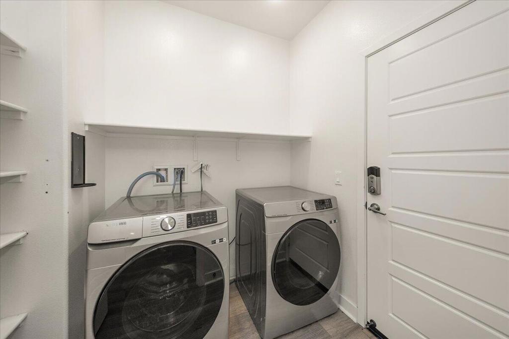 1530 Village Green Way Property Photo 22