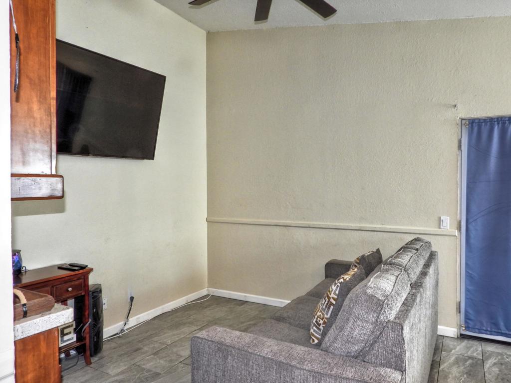80821 Dartmouth Avenue Property Photo 6