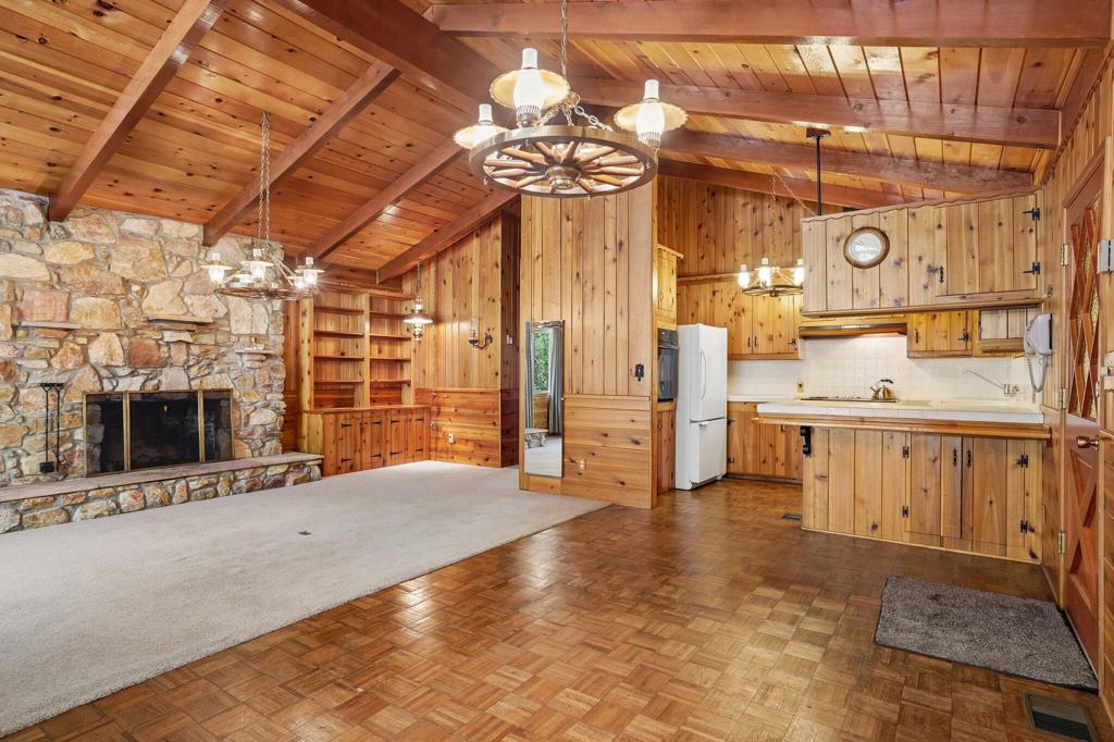 25425 Skyline Way Property Photo 4