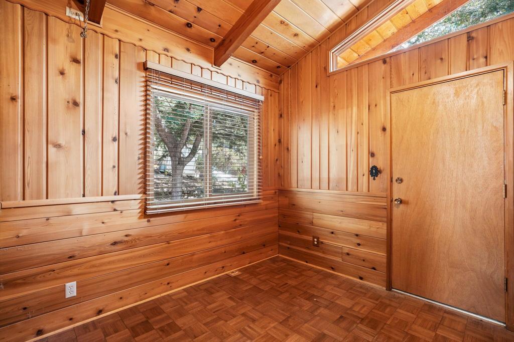 25425 Skyline Way Property Photo 17