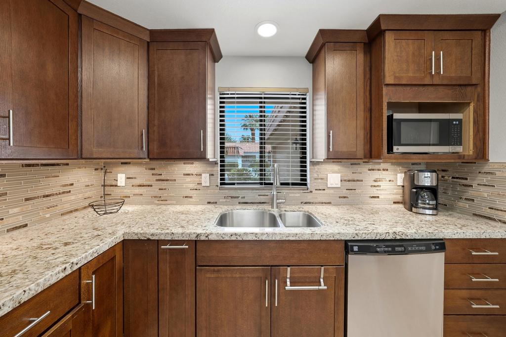 40271 Baltusrol Circle Property Photo 9