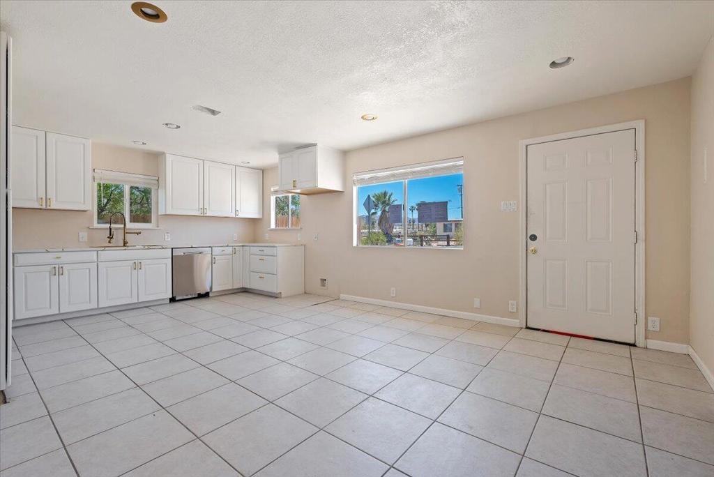 5975 Lupine Avenue Property Photo 10