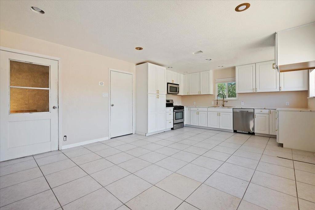 5975 Lupine Avenue Property Photo 12