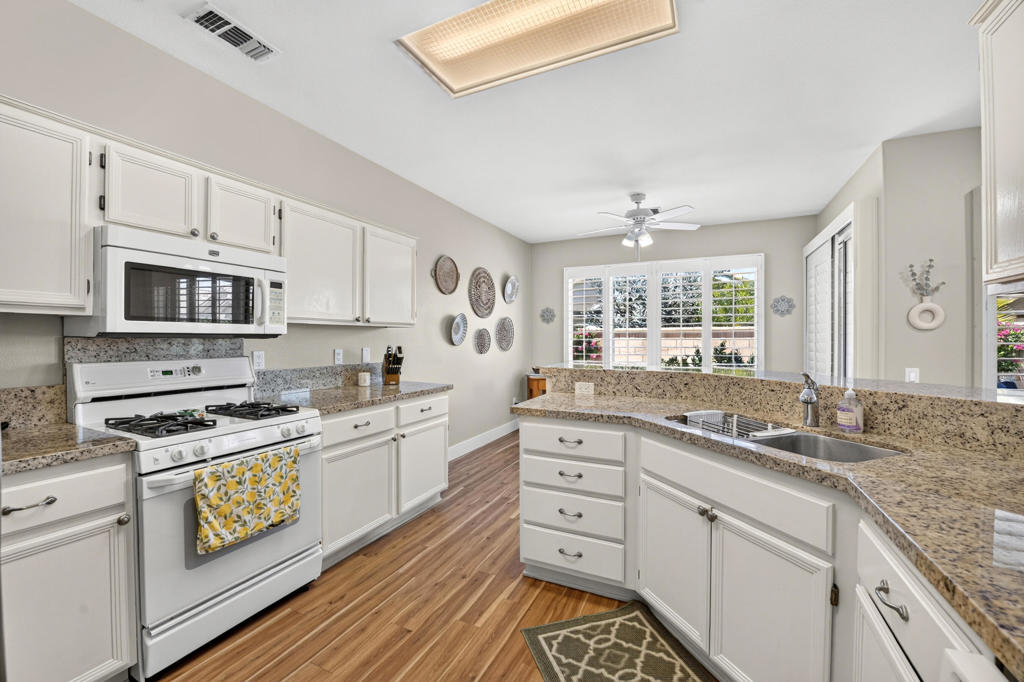 78724 Palm Tree Avenue Property Photo 8