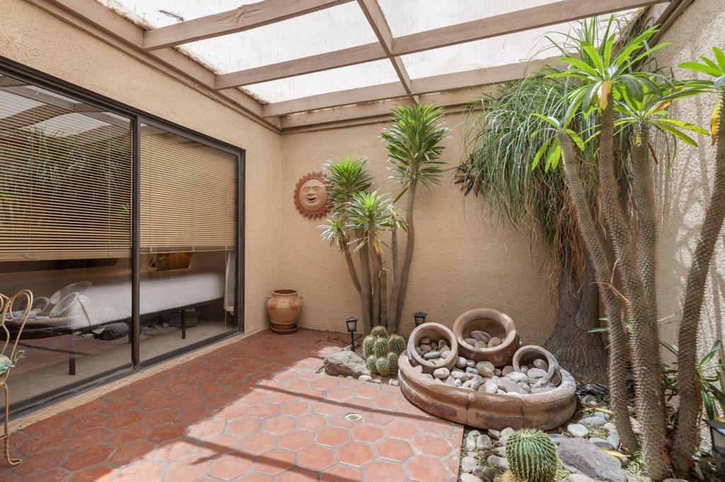 6 Palomas Drive Property Photo 15