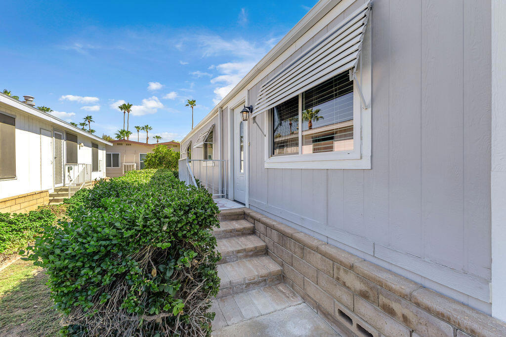1251 Via Benicia Property Photo 4