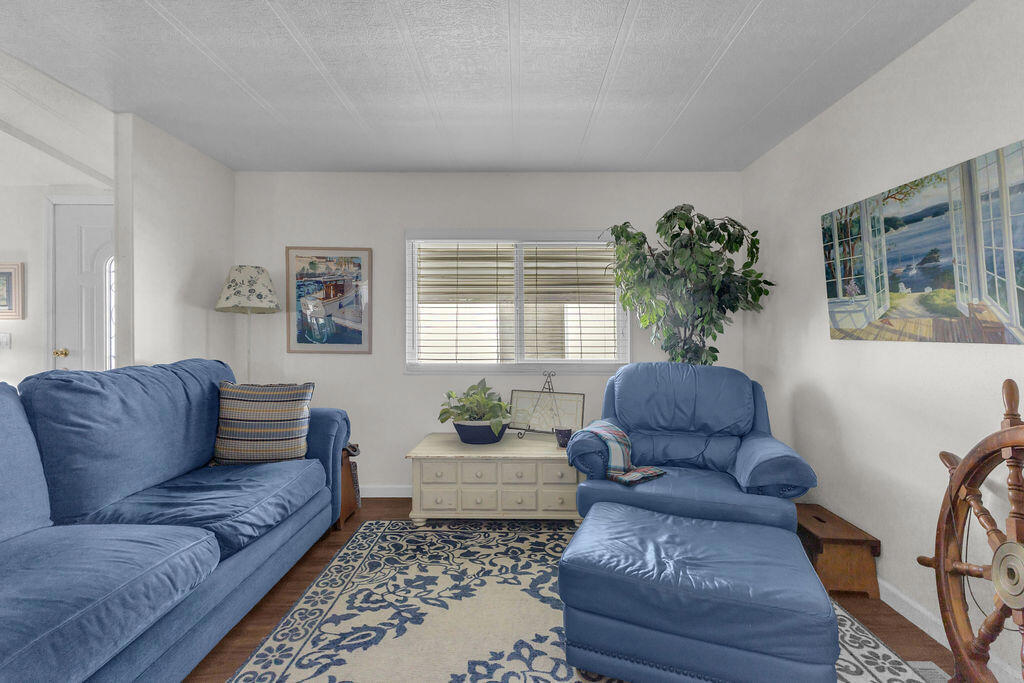 1251 Via Benicia Property Photo 15