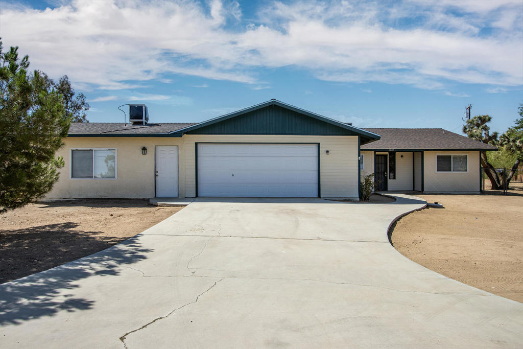58391 Carlyle Drive Property Photo 4