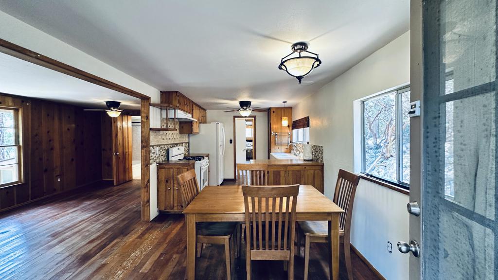 52955 Fern Land Drive Property Photo 4