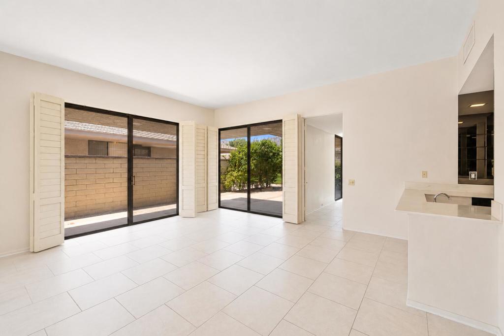 11 Dartmouth Drive Property Photo 12