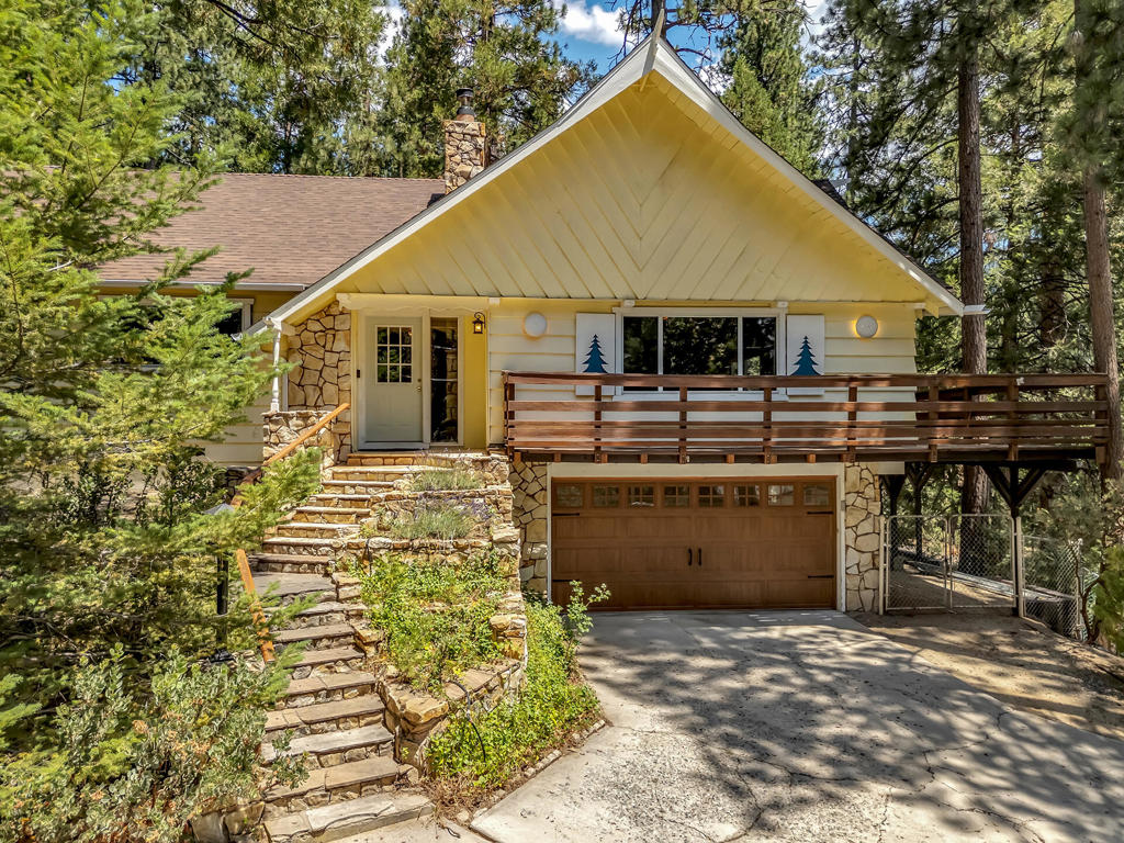 25246 Gail Drive Property Photo 1