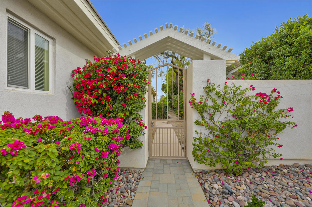 51350 Via Sorrento Property Photo 3