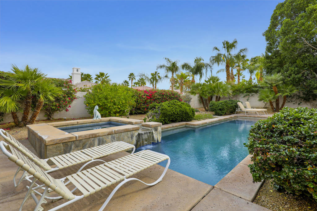 51350 Via Sorrento Property Photo 35