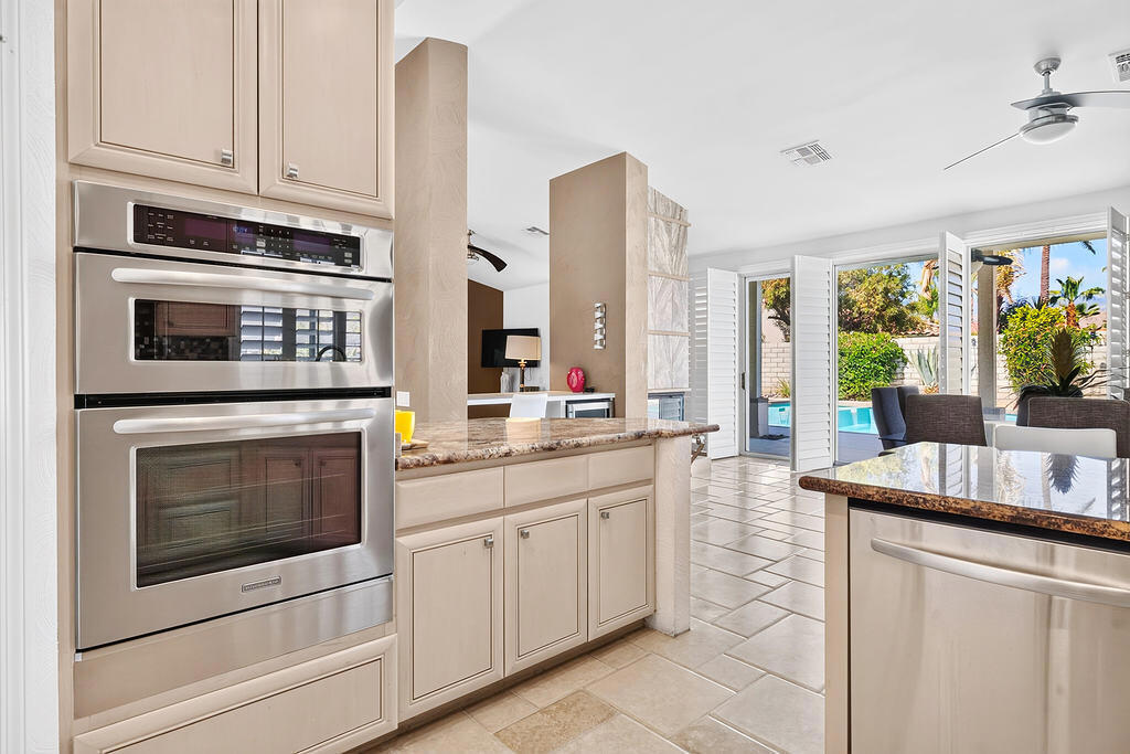 137 Courtside Drive Property Photo 11
