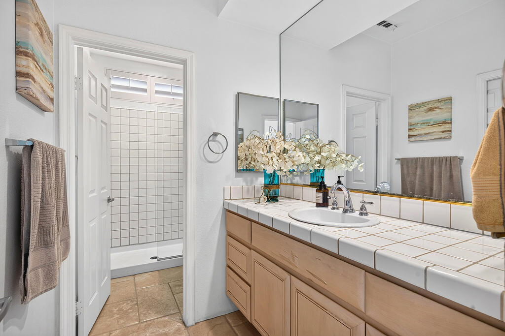 137 Courtside Drive Property Photo 17