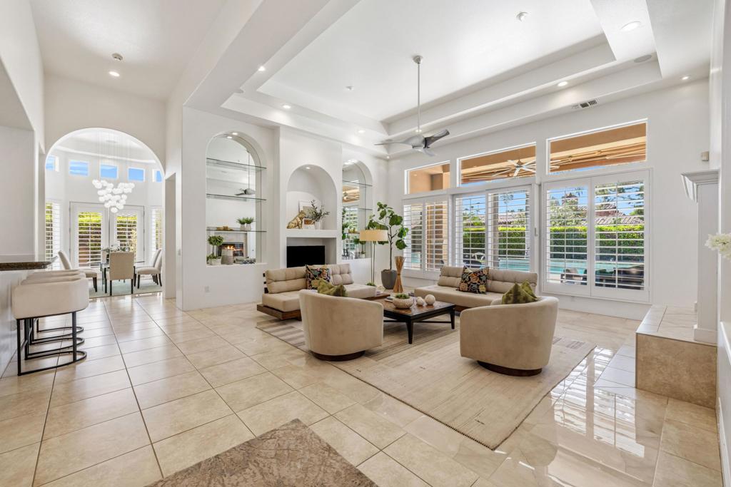 14 Collegiate Circle Property Photo 1