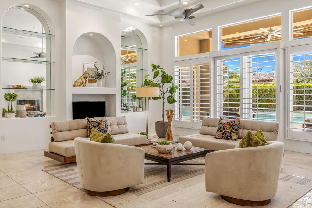 14 Collegiate Circle Property Photo 10