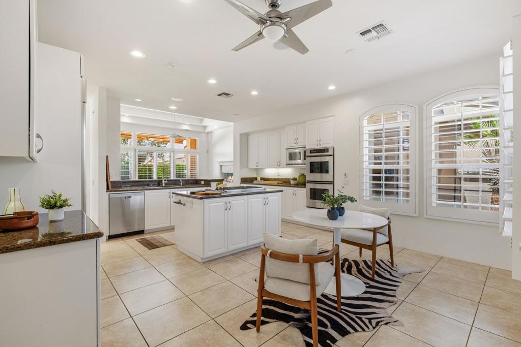 14 Collegiate Circle Property Photo 16