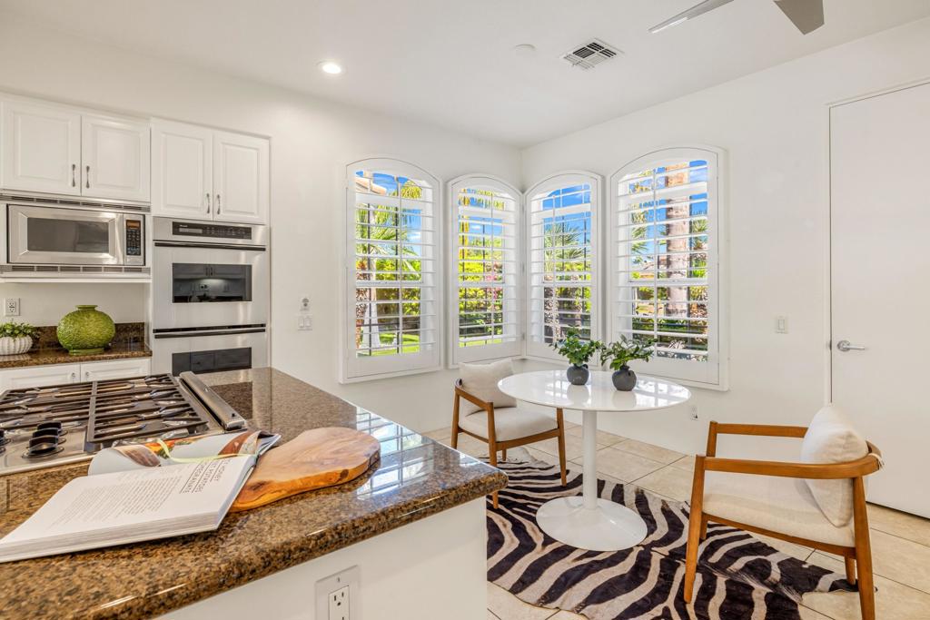 14 Collegiate Circle Property Photo 17