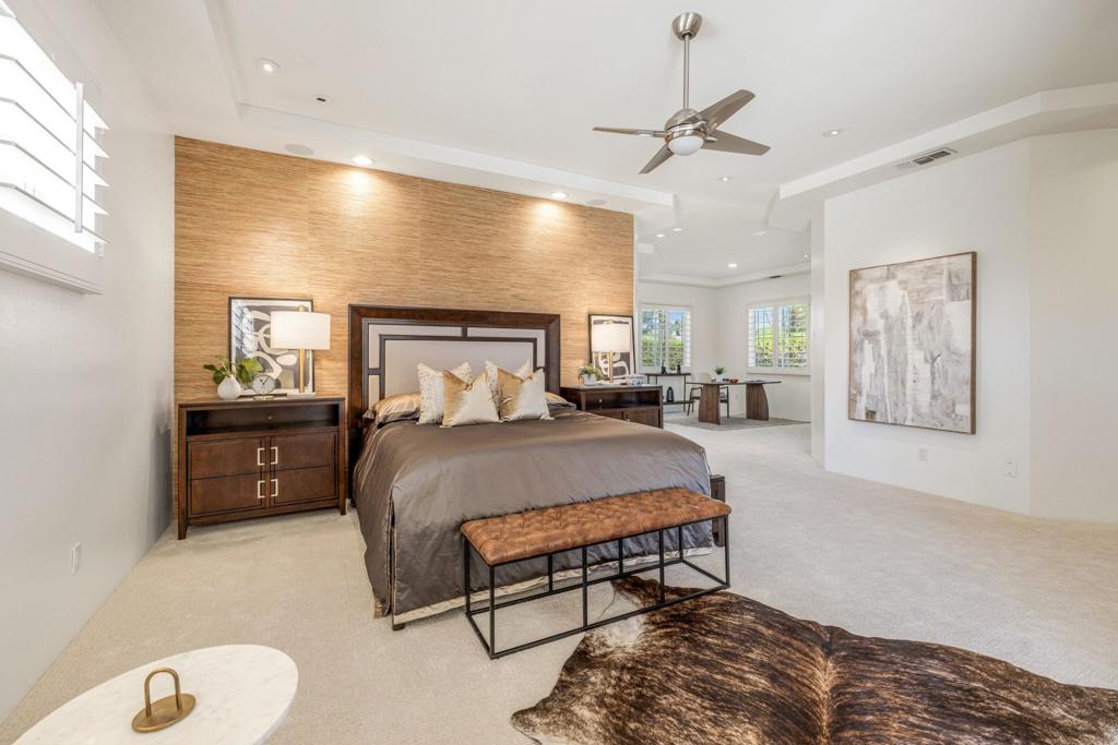 14 Collegiate Circle Property Photo 23
