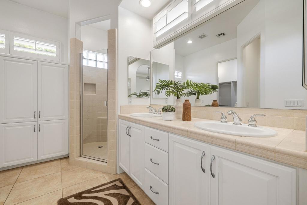 14 Collegiate Circle Property Photo 29