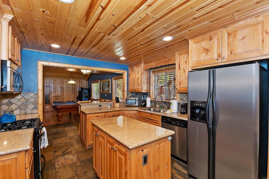 147 N Teakwood Drive Property Photo 10