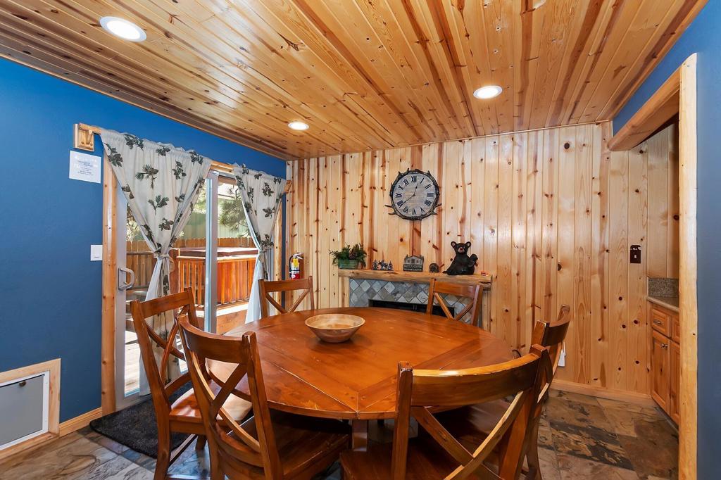 147 N Teakwood Drive Property Photo 11