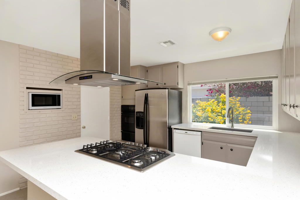 72896 Tamarisk Street Property Photo 3