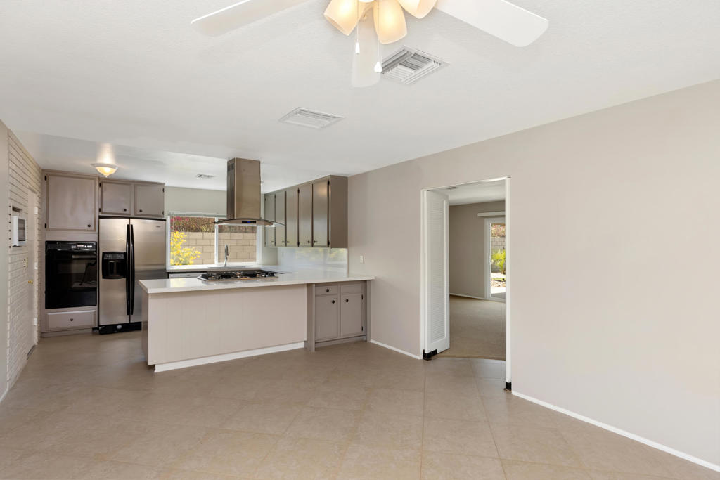 72896 Tamarisk Street Property Photo 5