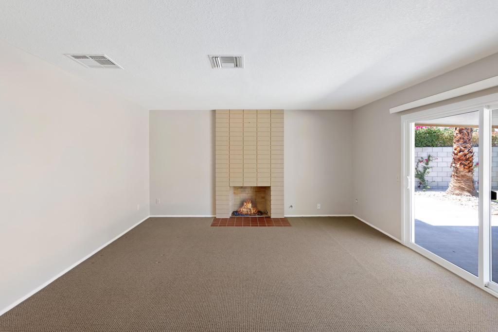 72896 Tamarisk Street Property Photo 7