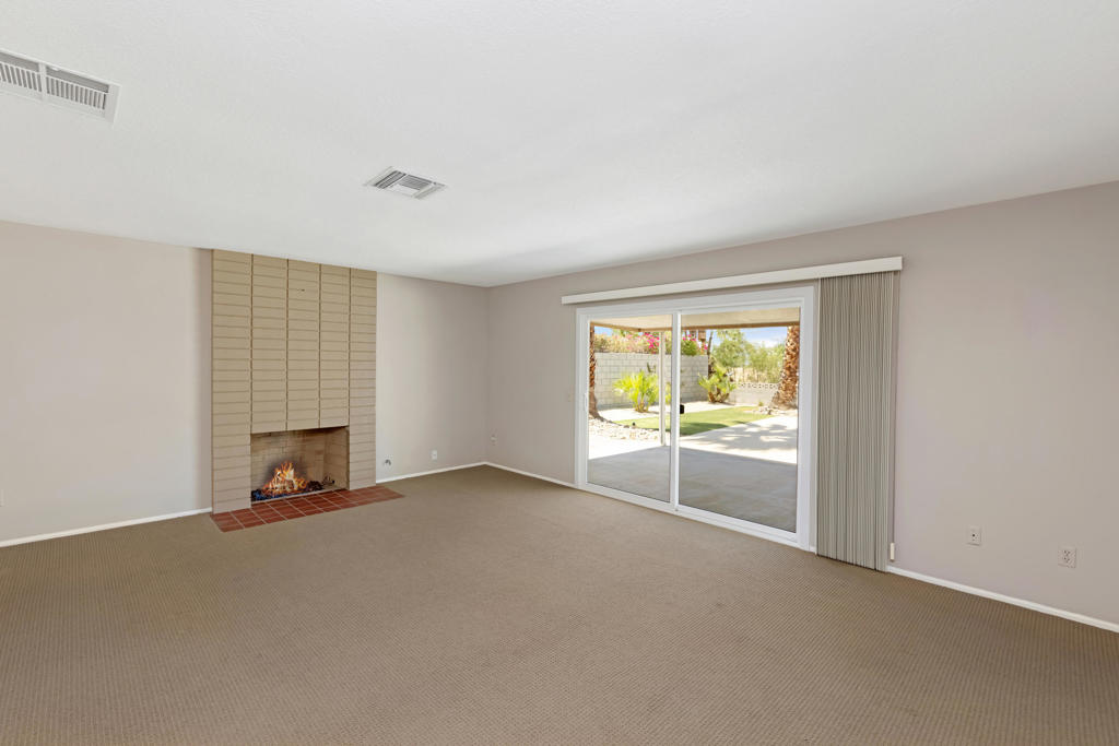 72896 Tamarisk Street Property Photo 8