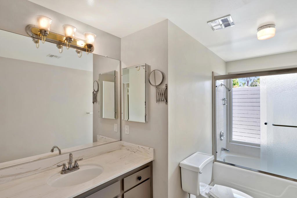 72896 Tamarisk Street Property Photo 15