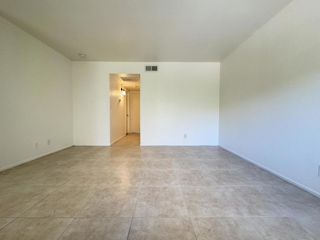 473 W Bradshaw Lane 10 Property Photo 8